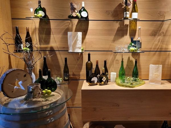 Restaurant mit Weinflaschen